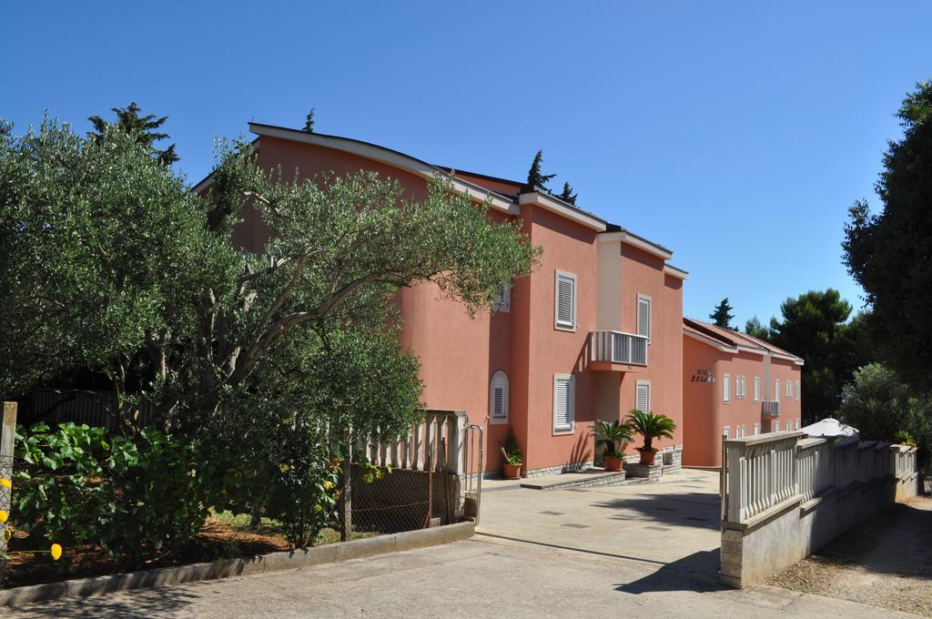 Apartments Sulekic Sveti Filip i Jakov Bagian luar foto