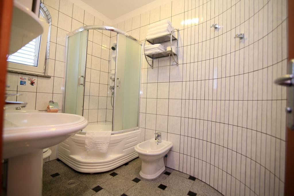 Apartments Sulekic Sveti Filip i Jakov Bagian luar foto
